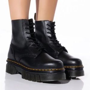 DR. MARTENS WOMEN'S AUDRICK 8-EYE PLATFORM BLACK LEATHER BOOTS 11.5US 9.5UK 44EU